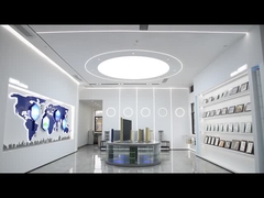 کارتریج های فیلتر گرد و غبار با عملکرد بالا در سالن نمایش کارخانه Farrleey Filtration نمایش داده شده است